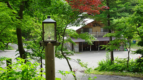 外灯と「健六の湯」